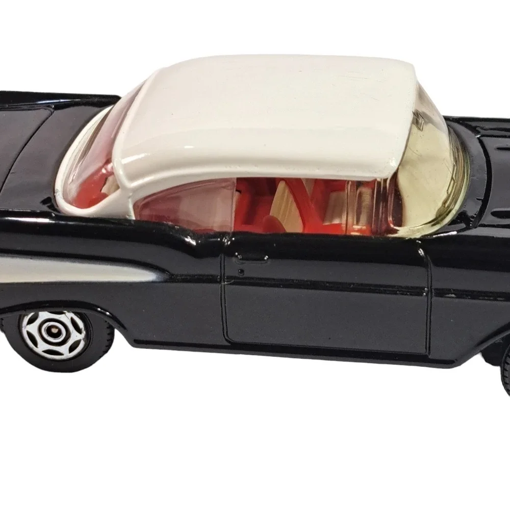 Corgi 1957 Black/White Chevrolet Bel Air 1/43 Scale C825/1 Made In GT Br…